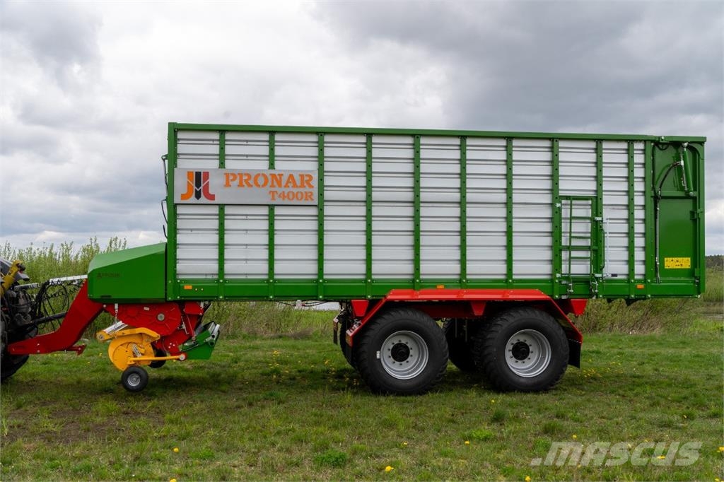 Pronar T400R OPSAMLERVOGN M. PICUP OG KNIVE - TILBUD Ρυμούλκες δεμάτων