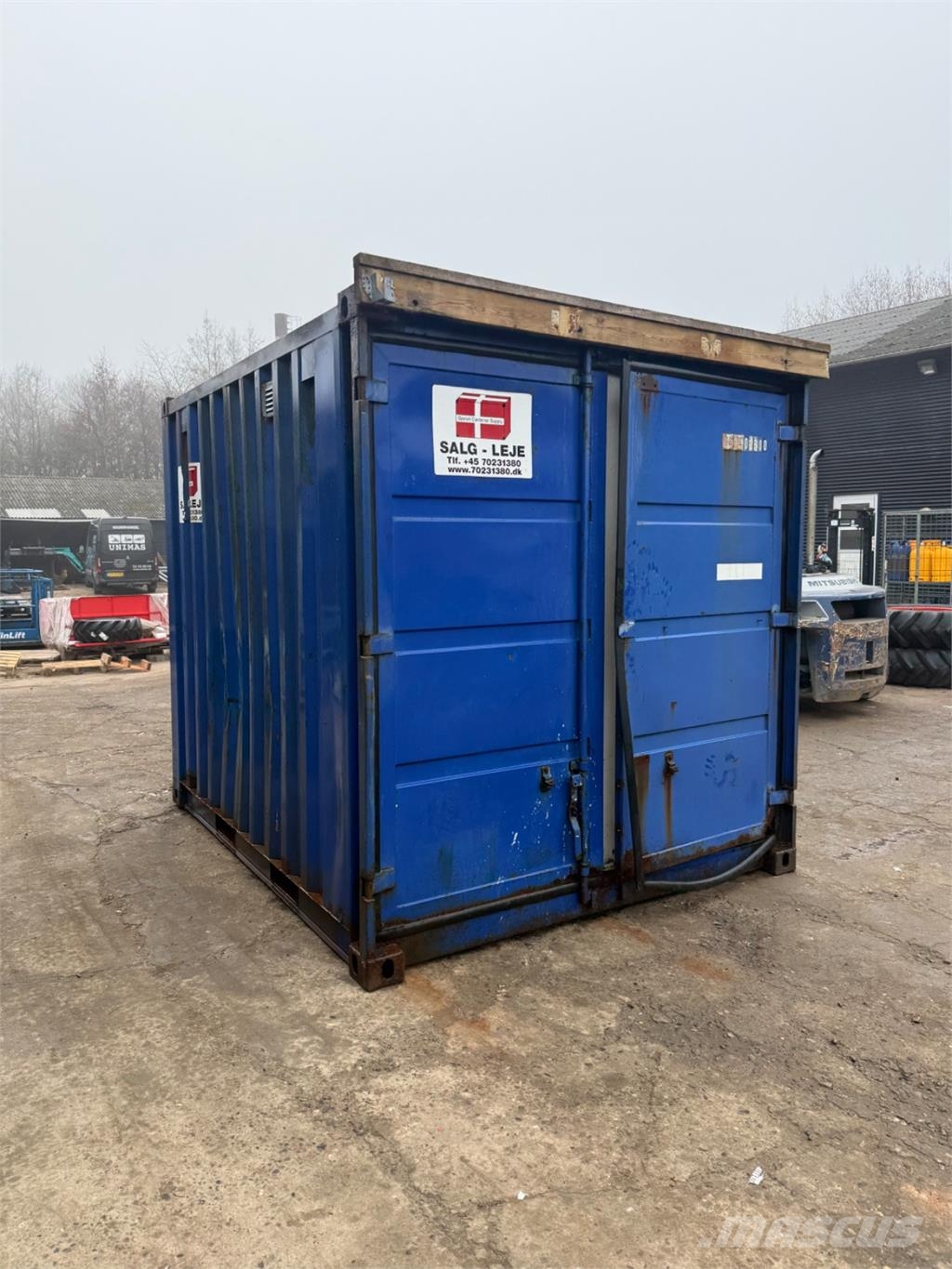 Sanitets container Shipping containers