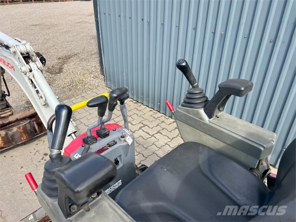 Takeuchi TB210R - Minigraver / Tiltman og 2 skolve Minibagger < 7t