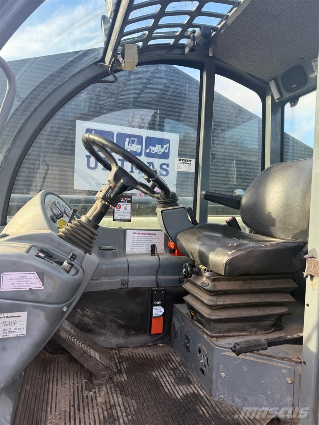 Terex 3713 伸縮臂操作車