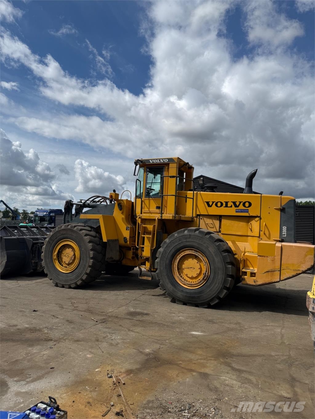 Volvo L330D Колесни товарачи