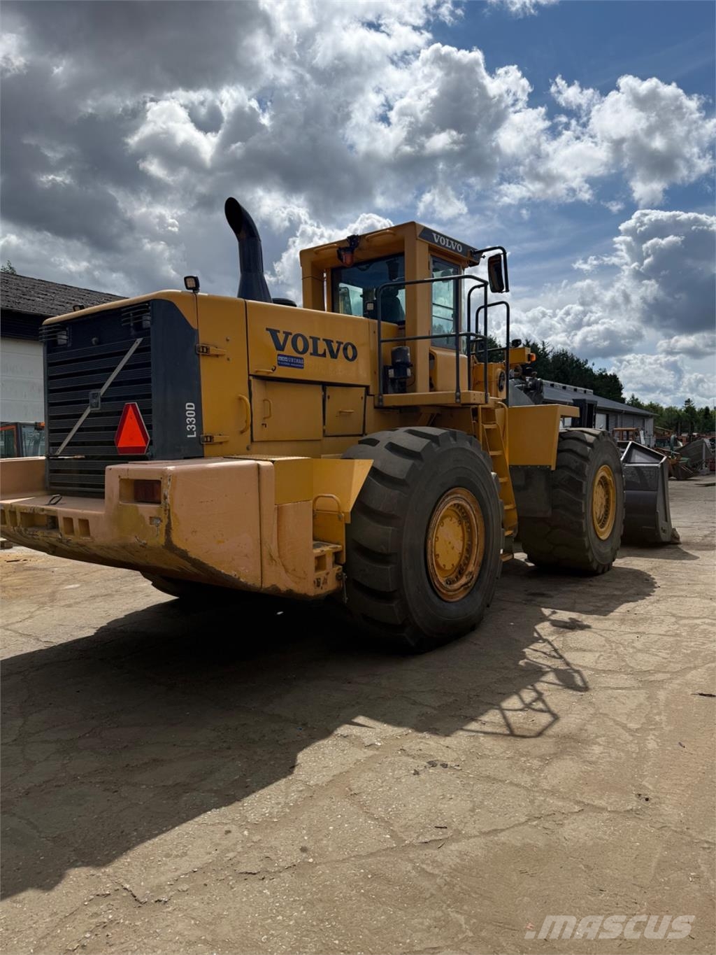 Volvo L330D Колесни товарачи