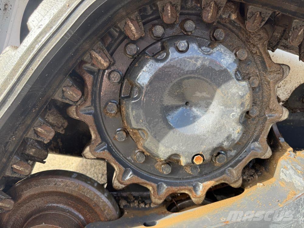 Bobcat T450 推土機