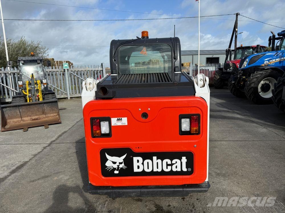 Bobcat T450 推土機