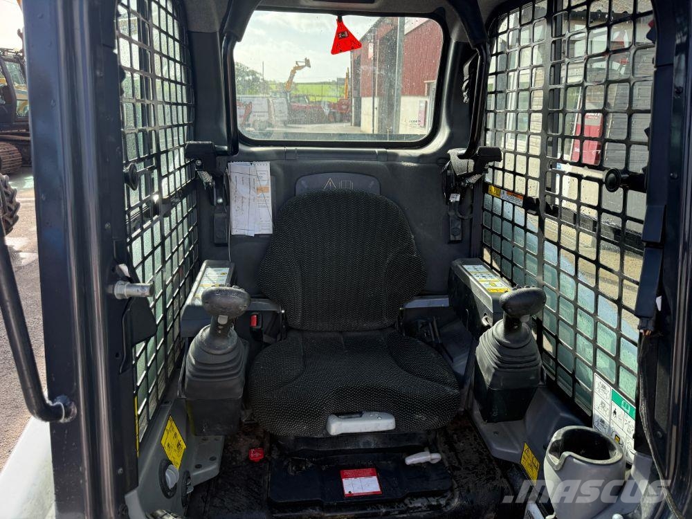 Bobcat T450 推土機