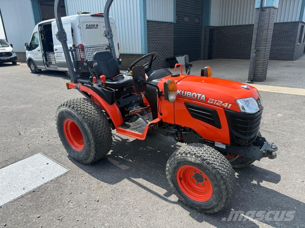 Kubota B1241 Traktori