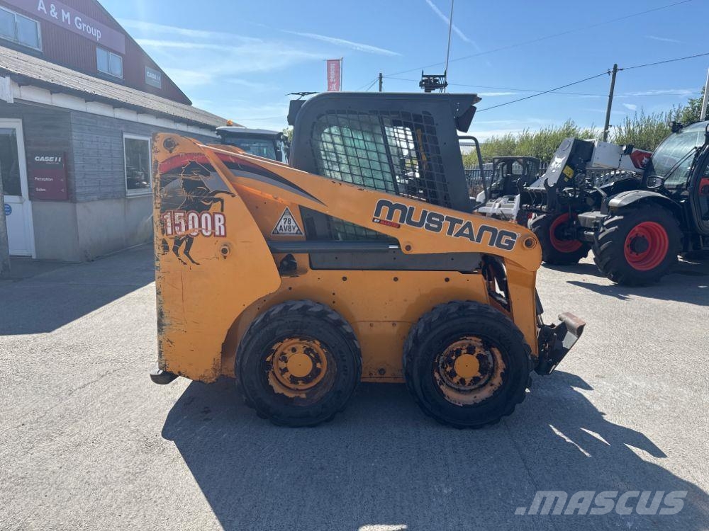 Mustang 1500R Krautuvai su šoniniu pasukimu