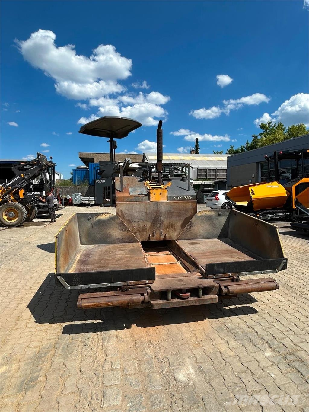Volvo ABG 2820 Volvo ABG 2820 Asfalta klājēji