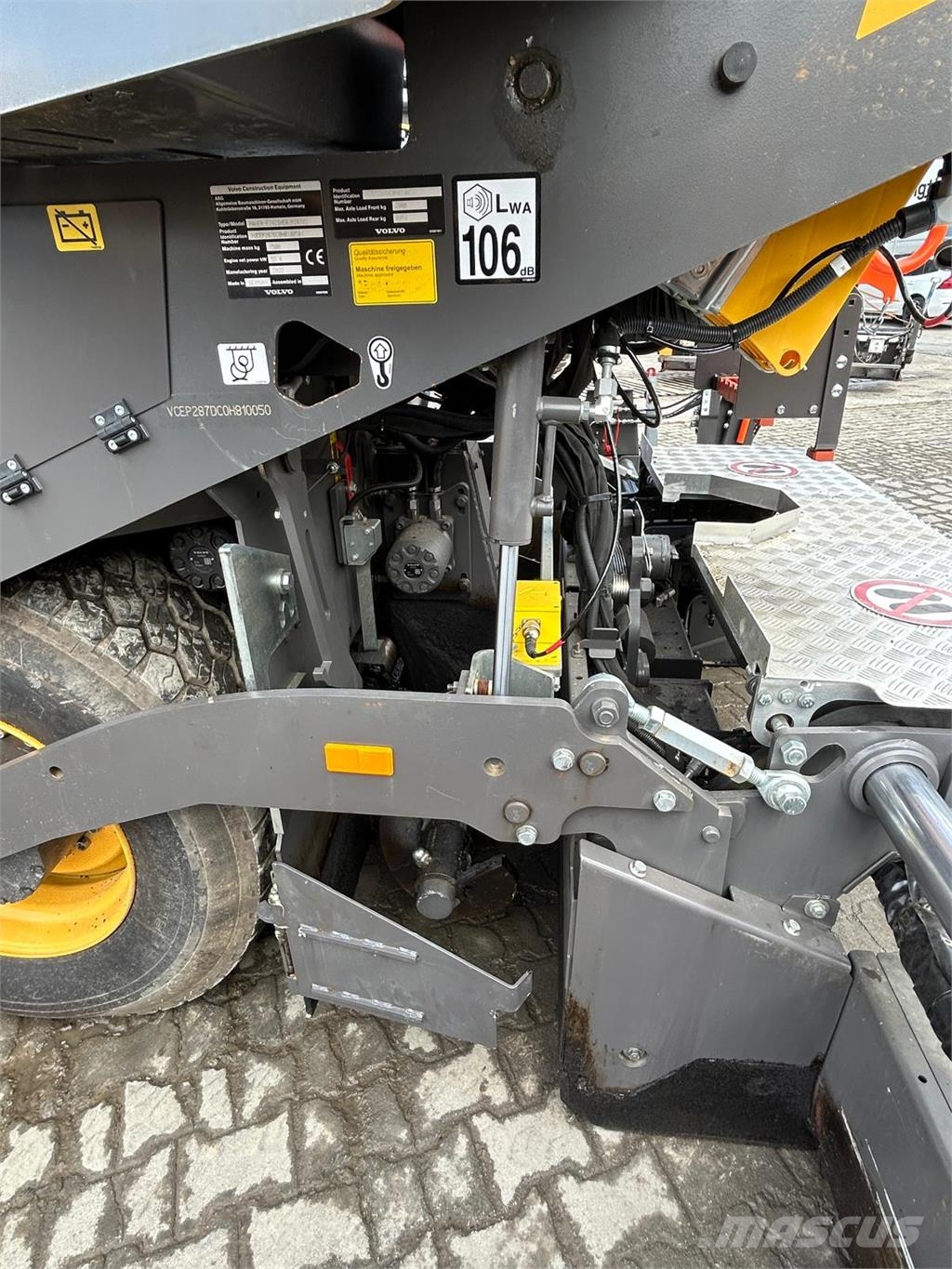Volvo ABG P2870D VOLVO ABG P2870D Asfaltafwerkmachines