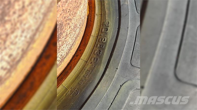 - - - 520/85 R38 XXX Inkl. 7 låse Gume, točkovi i felne