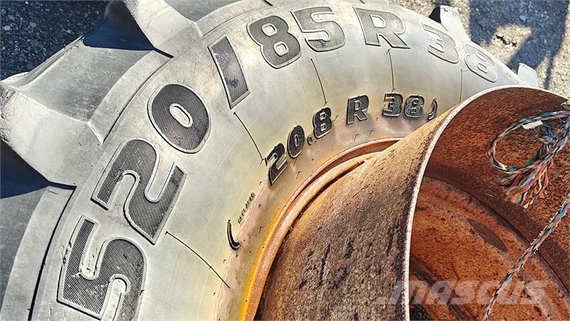 - - - 520/85 R38 XXX Inkl. 7 låse Gume, točkovi i felne