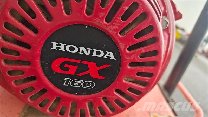 - - - 75kg pladevibrator med Honda motor Уплътнители за плочи