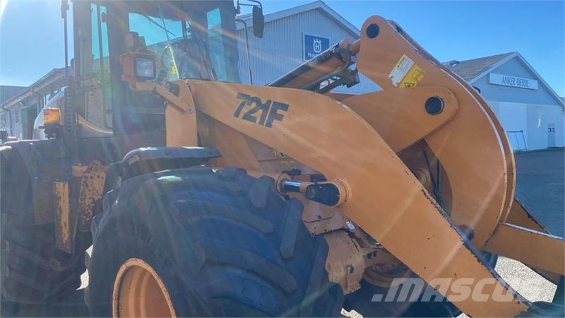 CASE 721F Chargeuse sur pneus