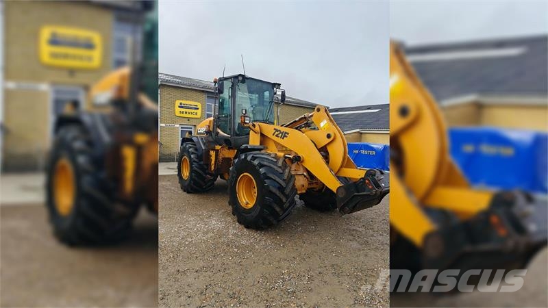CASE 721F Chargeuse sur pneus