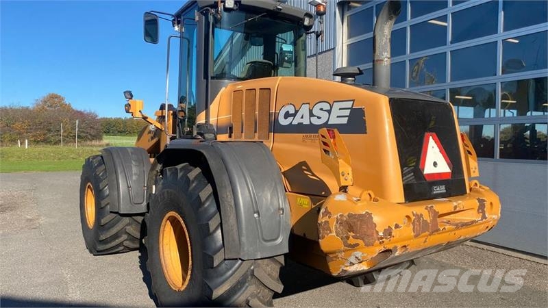 CASE 721F Chargeuse sur pneus