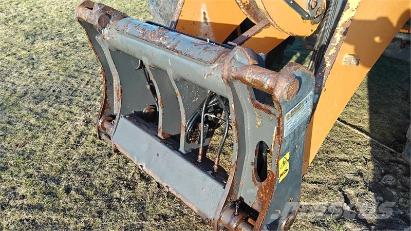 CASE 721F Chargeuse sur pneus
