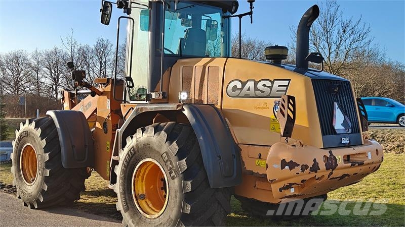 CASE 721F Chargeuse sur pneus