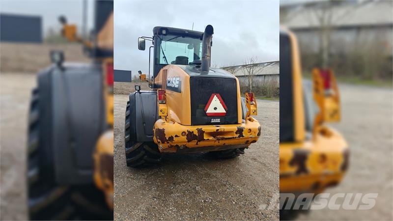 CASE 721F Chargeuse sur pneus