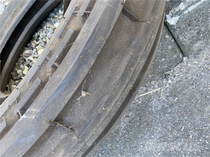 - - - Ceat 6,5 R20 Pneus, roues et jantes