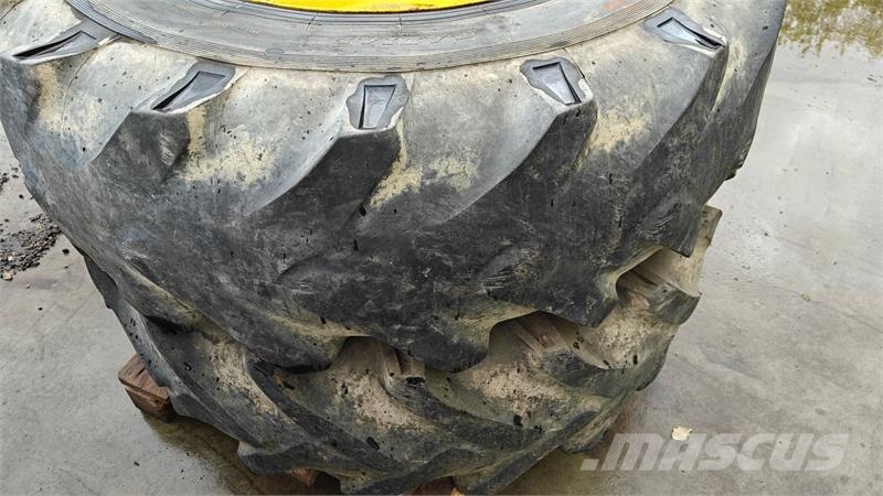 Dunlop 16.9R28 XXX Tekerlekler
