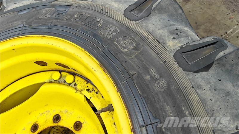 Dunlop 16.9R28 XXX Tekerlekler