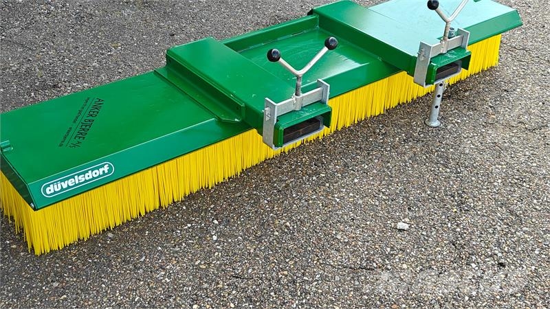 Düvelsdorf Kost til pallegafler, 225 cm Skubbekost Sonstiges Traktorzubehör