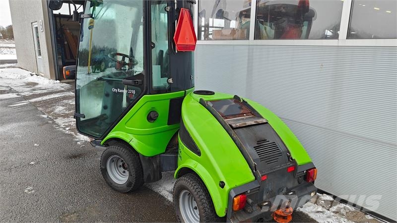 Egholm 2250 Kommunaalteenuste traktorid