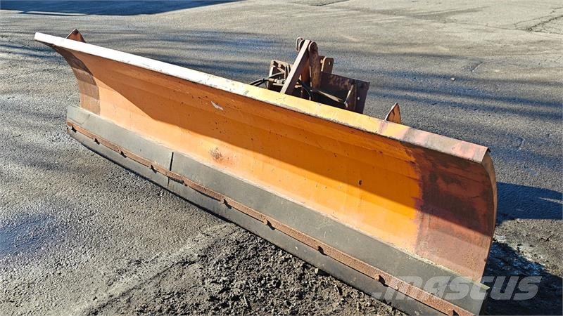 Epoke 300 cm Schneeschilde und -pflüge