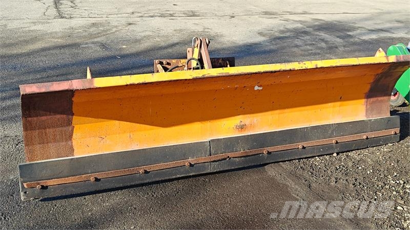 Epoke 300 cm Schneeschilde und -pflüge
