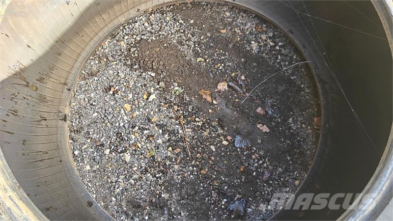 Firestone 650/65 R38 XXX Banden, wielen en velgen