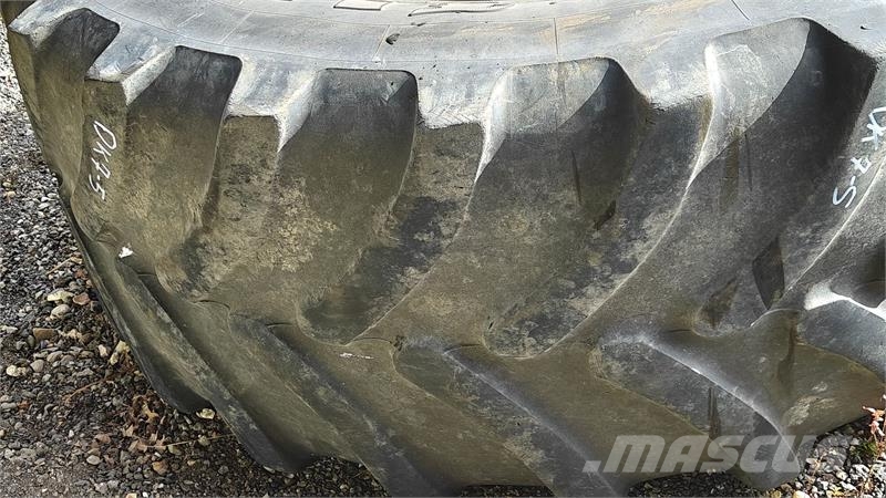Firestone 650/65 R38 XXX Banden, wielen en velgen
