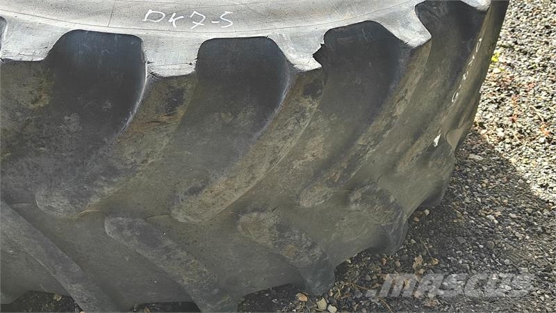 Firestone 650/65 R38 XXX Banden, wielen en velgen