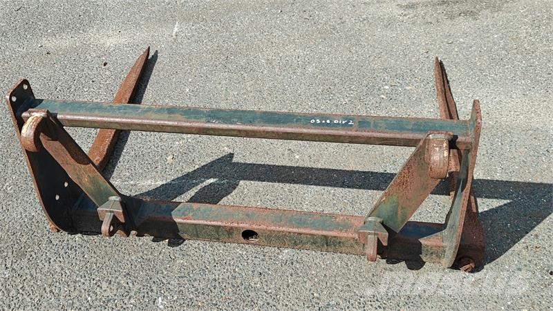 - - - Halmspyd Med Euro Fæste Front loader accessories