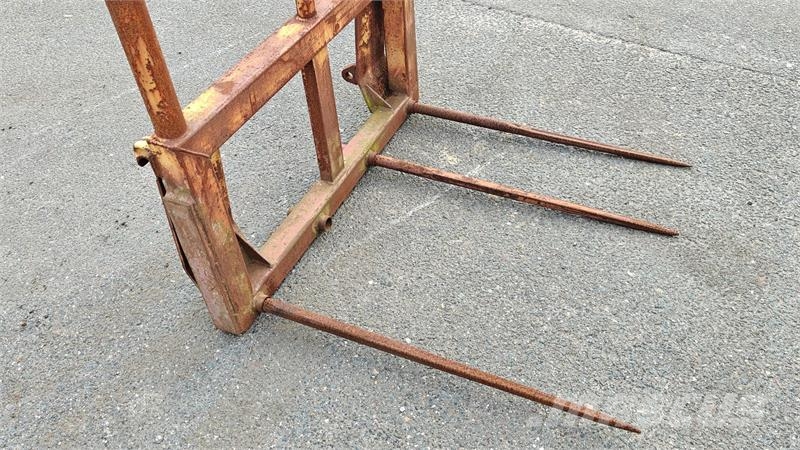 - - - Halmspyd Med Eurofæste Front loader accessories