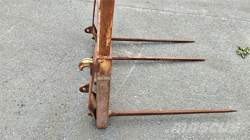 - - - Halmspyd Med Eurofæste Front loader accessories