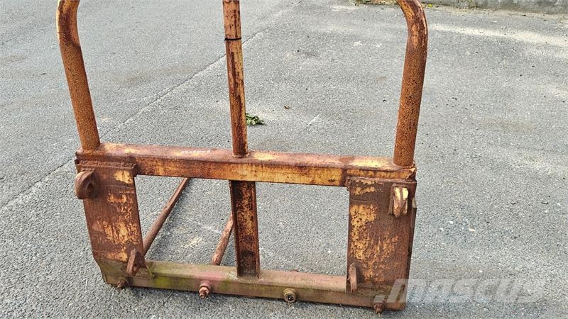 - - - Halmspyd Med Eurofæste Front loader accessories