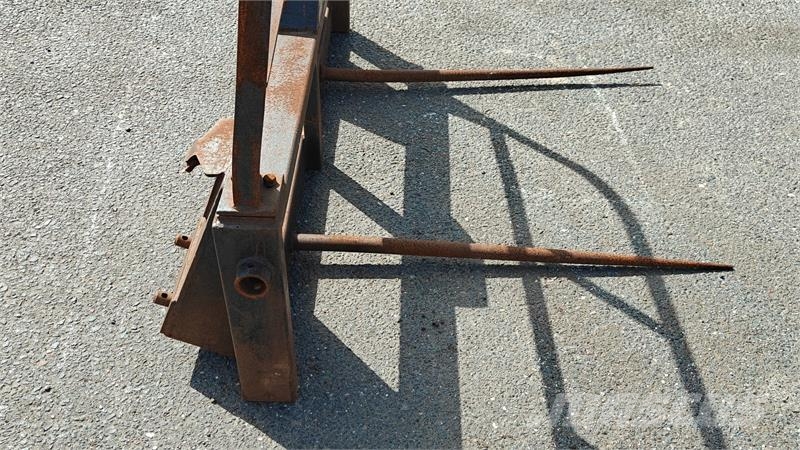 - - - Halmspyd Med ukendt fæste Front loader accessories