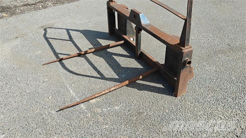 - - - Halmspyd Med ukendt fæste Front loader accessories