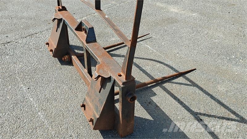 - - - Halmspyd Med ukendt fæste Front loader accessories