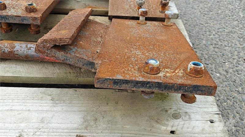 - - - Halmspyd til montering i skovl Front loader accessories