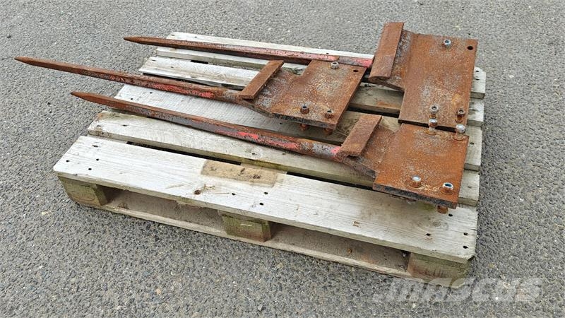- - - Halmspyd til montering i skovl Front loader accessories