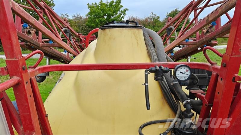 Hardi Commander 2800 Vontatott trágyaszórók