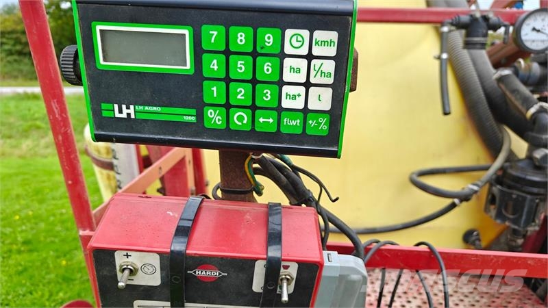 Hardi Commander 2800 Vontatott trágyaszórók