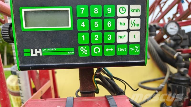 Hardi Commander 2800 Vontatott trágyaszórók