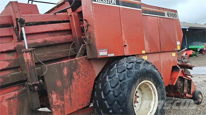 Hesston 4900 محزمات مربعة