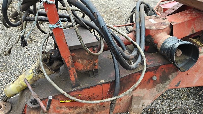 Hesston 4900 محزمات مربعة