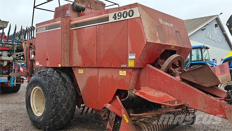 Hesston 4900 محزمات مربعة