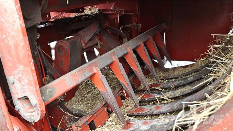 Hesston 4900 محزمات مربعة