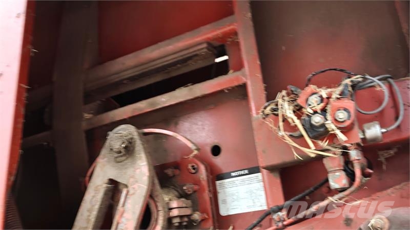 Hesston 4900 محزمات مربعة