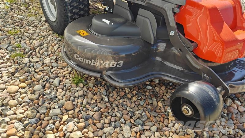 Husqvarna R 214TC 103cm klippebord جرارات مدمجة